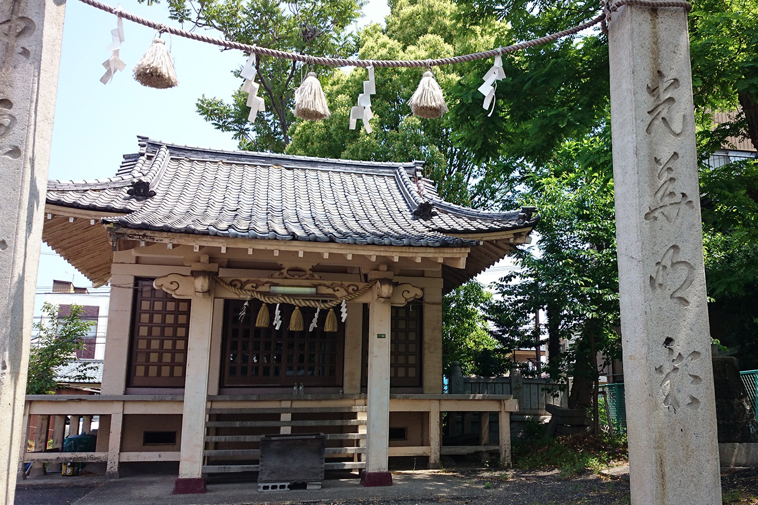 史跡番号2 　向良神社・松島の街通り